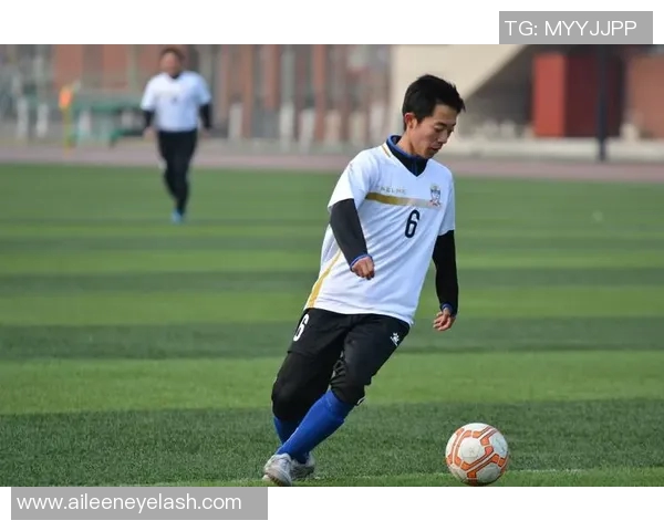 足球明星李彦的个人简历与精彩瞬间全记录